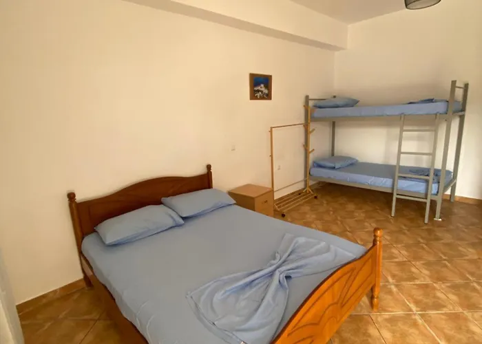 Eleni\'S Holiday Rooms