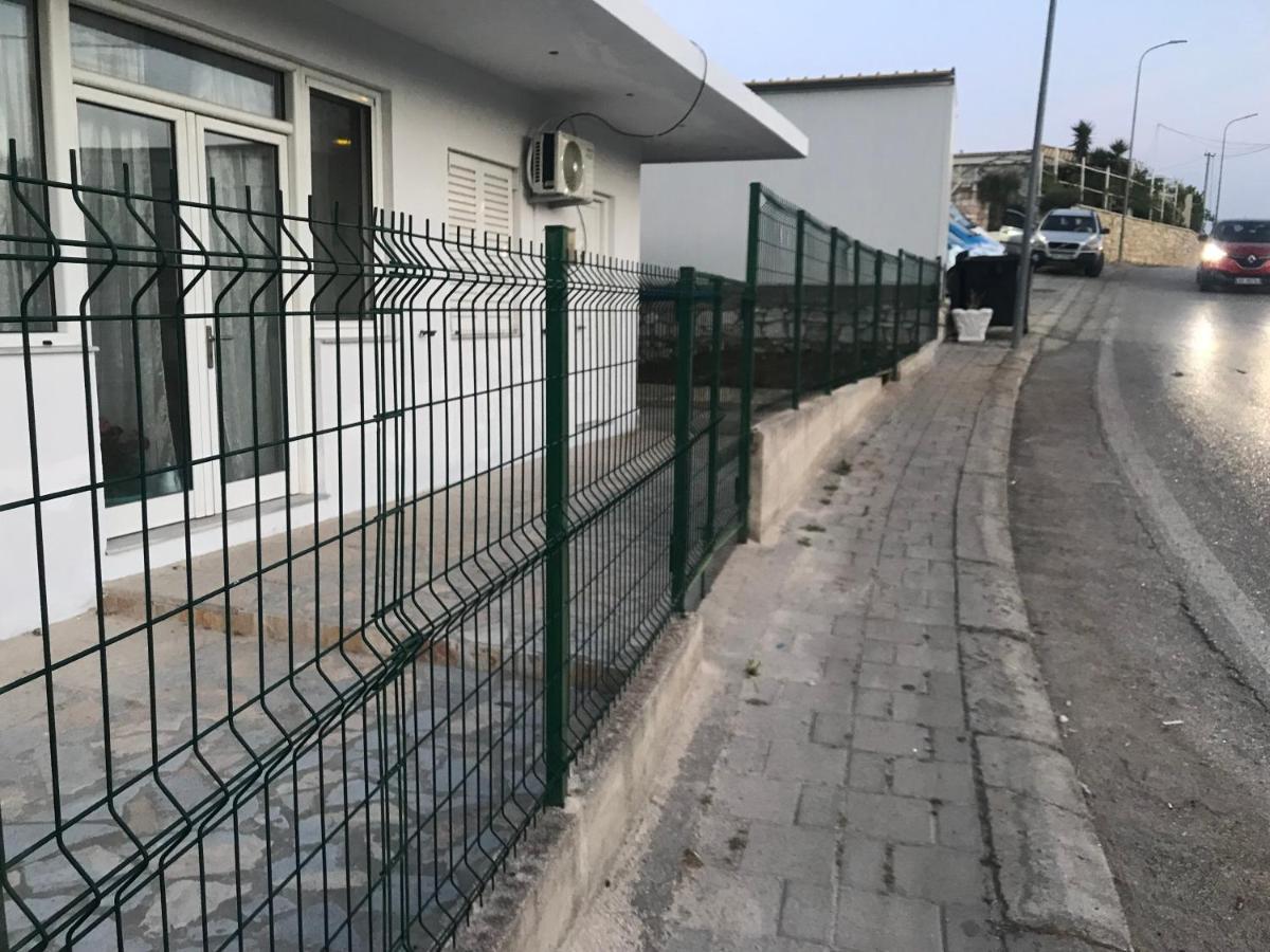 Eleni's Химара